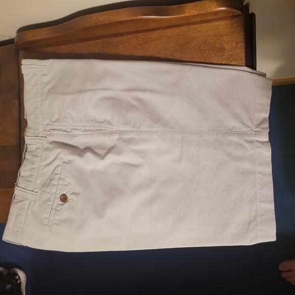 J Crew shorts. Lightly worn. Size 34 - Picture 2 of 3